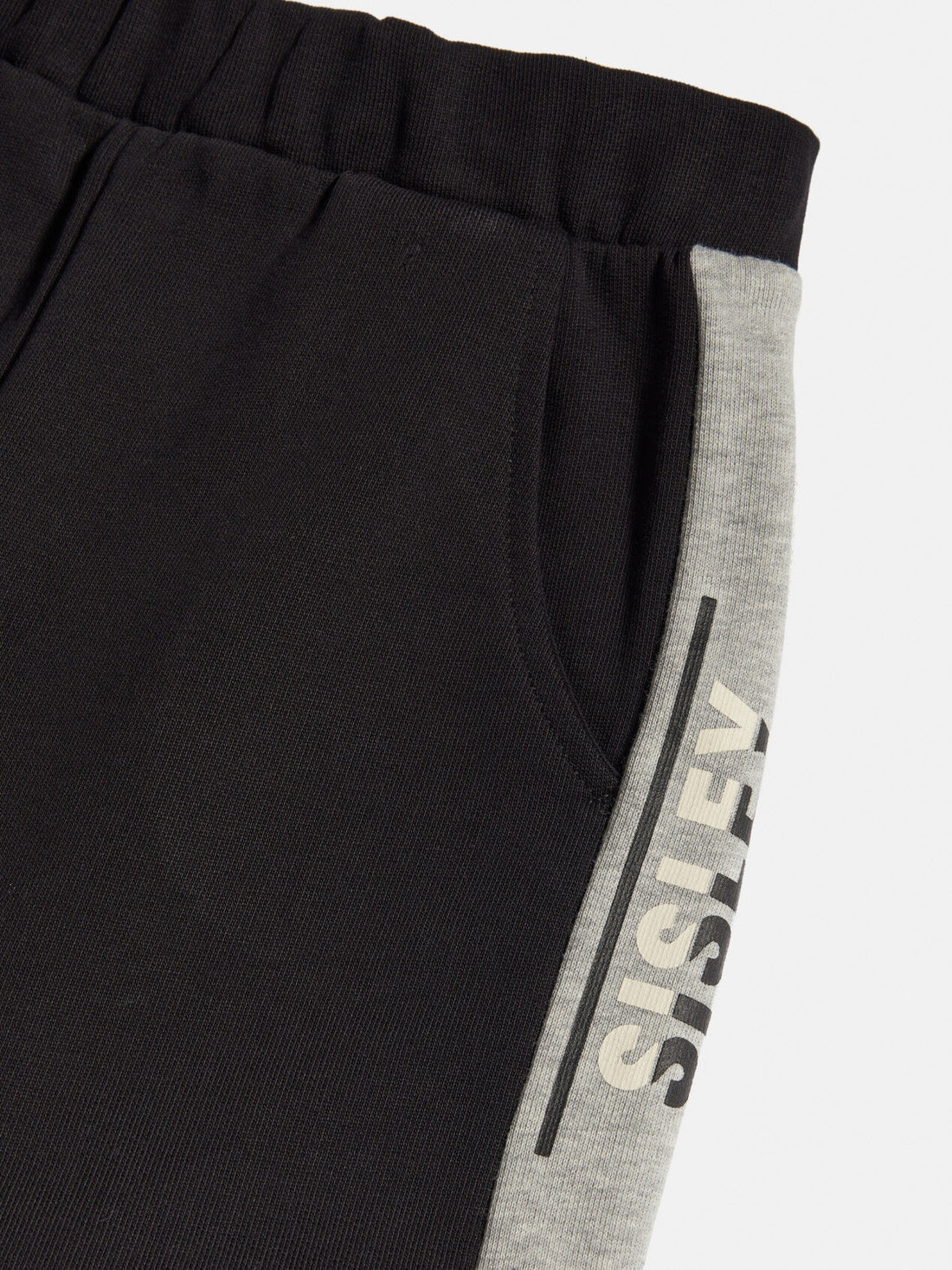 Sweat Shorts With Bands And Logo - 02