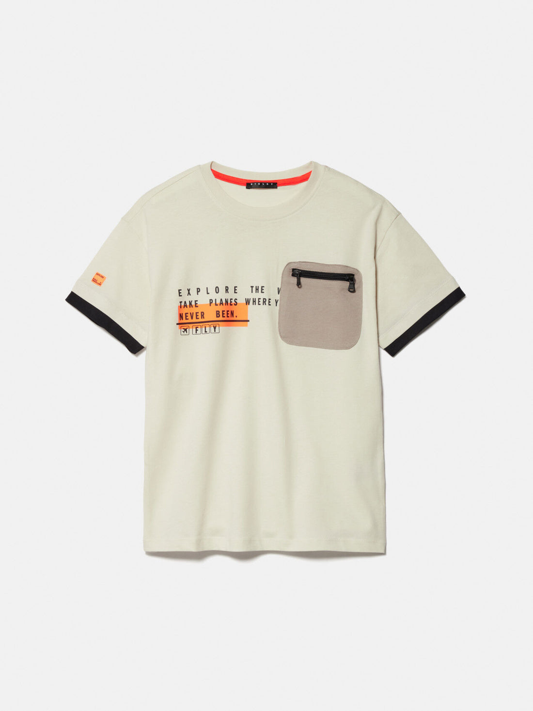 T-Shirt With Clashing Pocket - 01