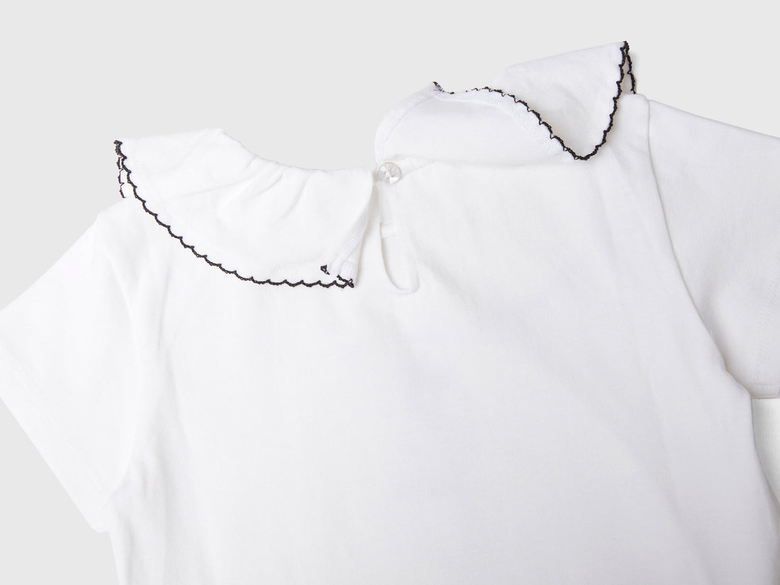 T-Shirt With Ruffle Collar - 02