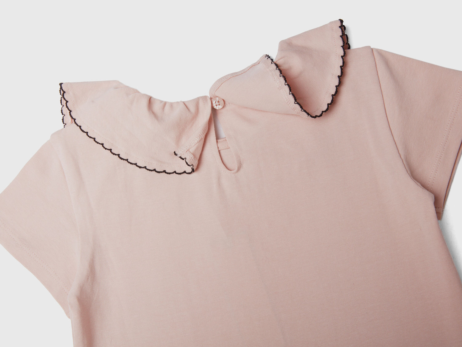 T-Shirt With Ruffle Collar - 02