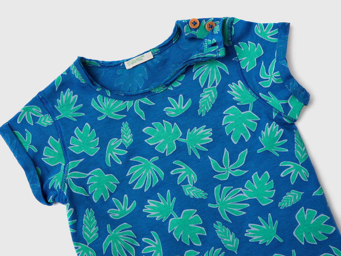 T-Shirt With Tropical Print
