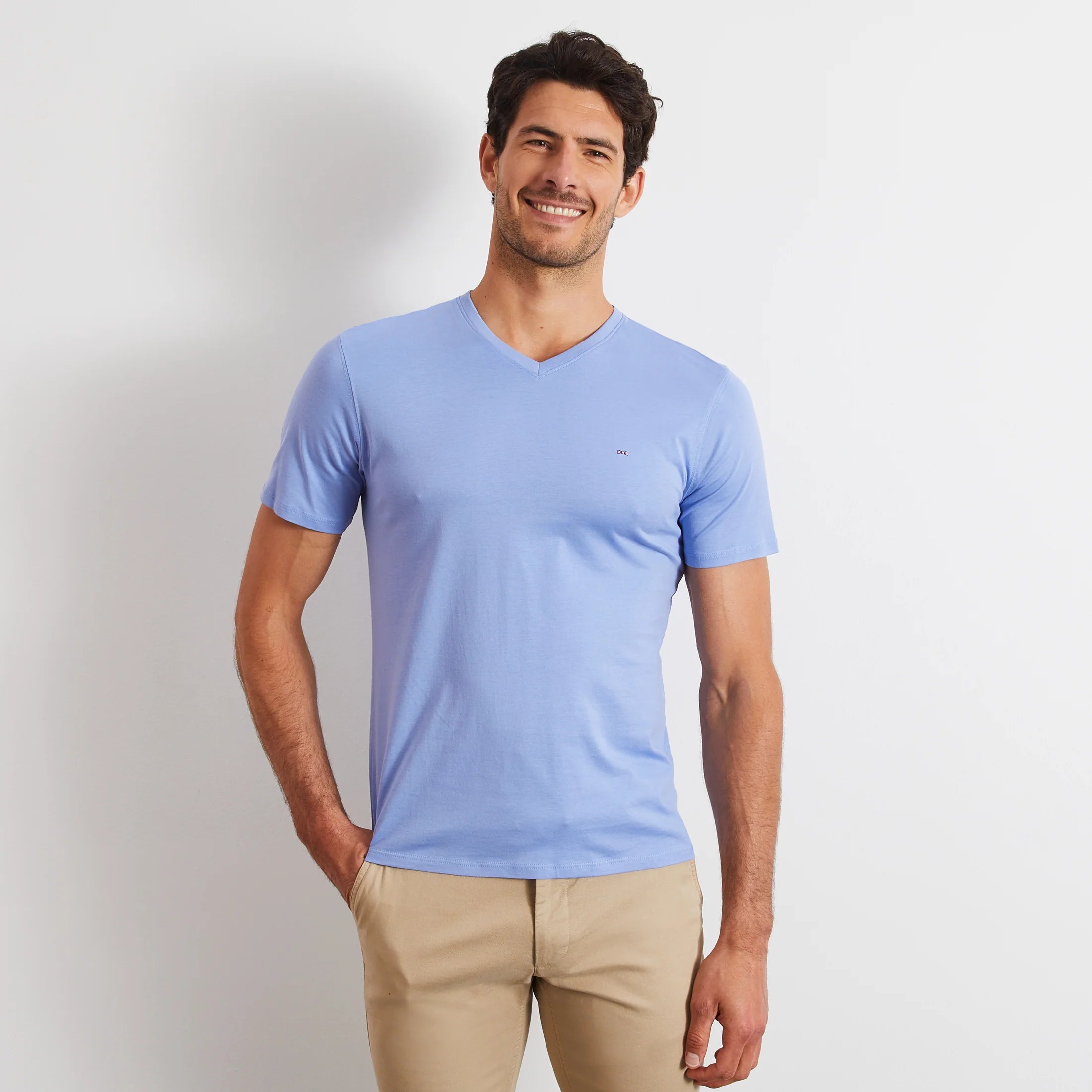 v-neck-light-blue-light-pima-cotton-t-shirt_ppknitce0008_blm3_01